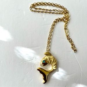 Lilly Pulitzer Long Gold tone w cream colored enamel Fish necklace 19” blue eyes